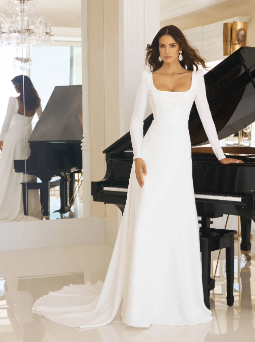 Vestido de novia con escote cuadrado - Pronovias 2026